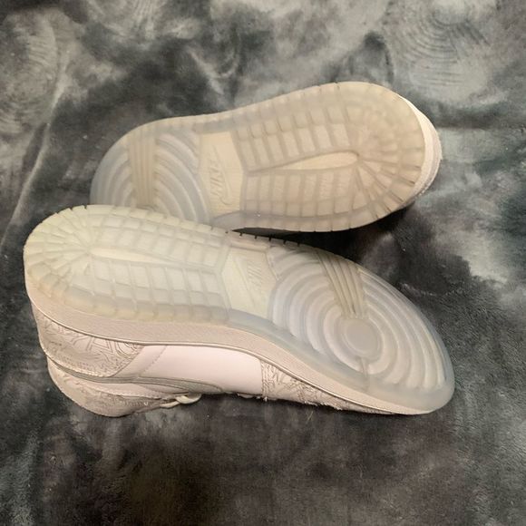 Jordan 1 Retro High OG Laser 2015 - 705289-100 White Metallic Silver - Picture 6 of 6